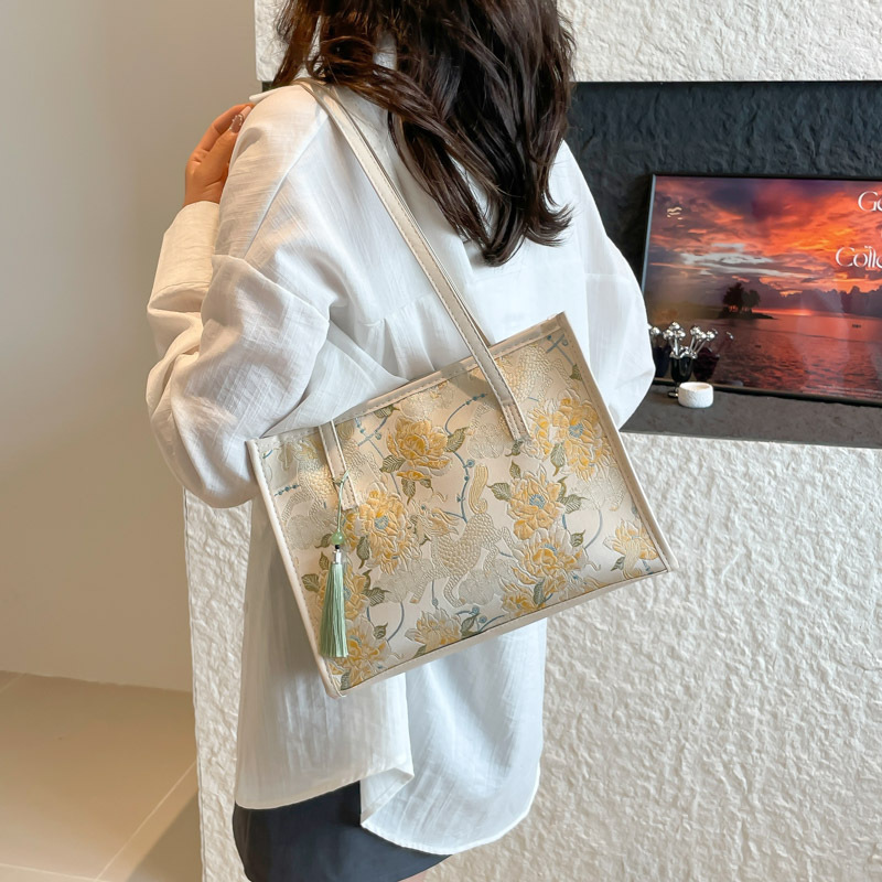 Large-capacity Tote Bag A Versatile Casual Handbag - Image 5