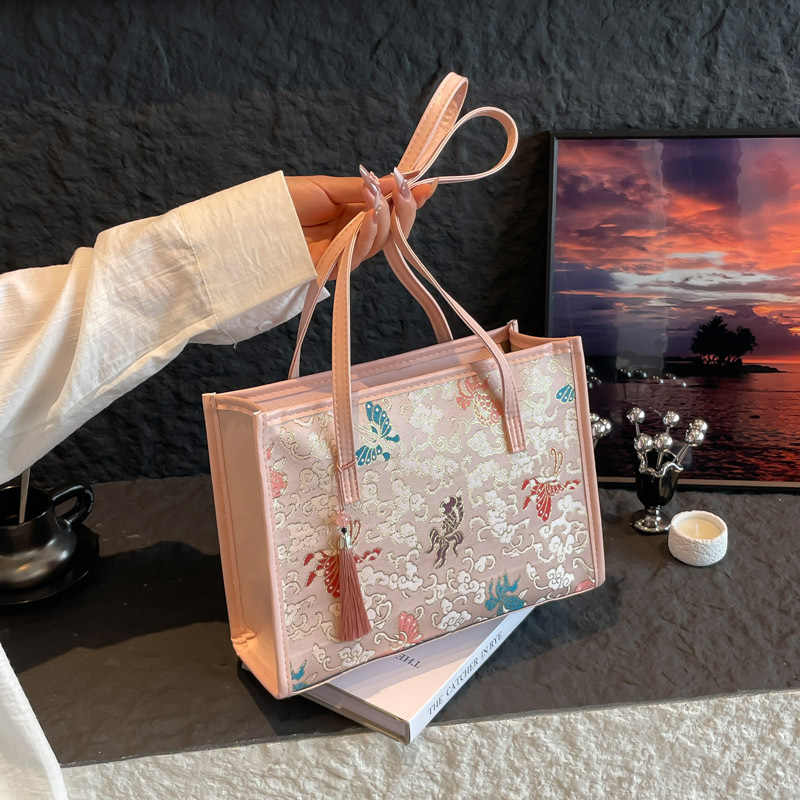 Large-capacity Tote Bag A Versatile Casual Handbag