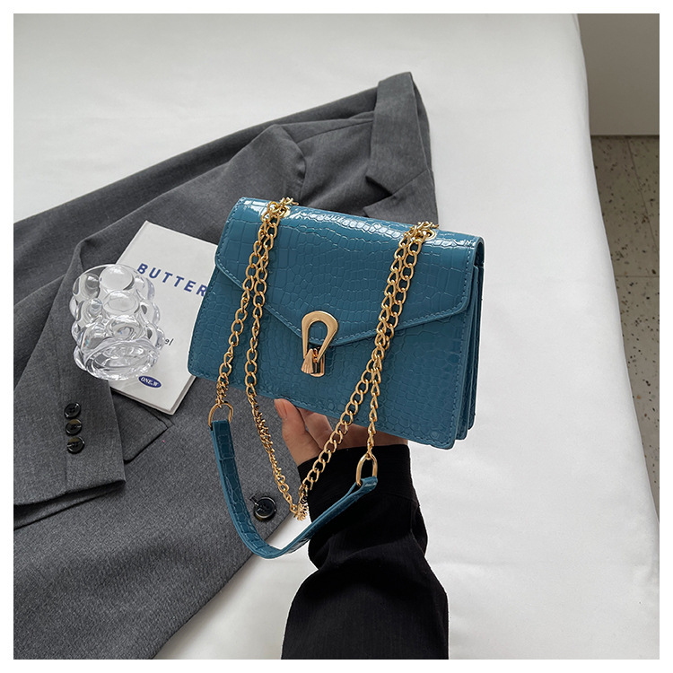 Womens Solid-Color Versatile Crocodile-Print Chain Crossbody Bag - Image 2