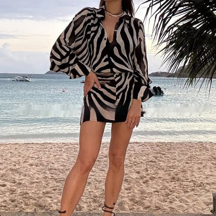 Womens Printed, Slim-Fit, Long-Sleeve, Notch-Neck, Button-Front Bodycon Dress - Image 2