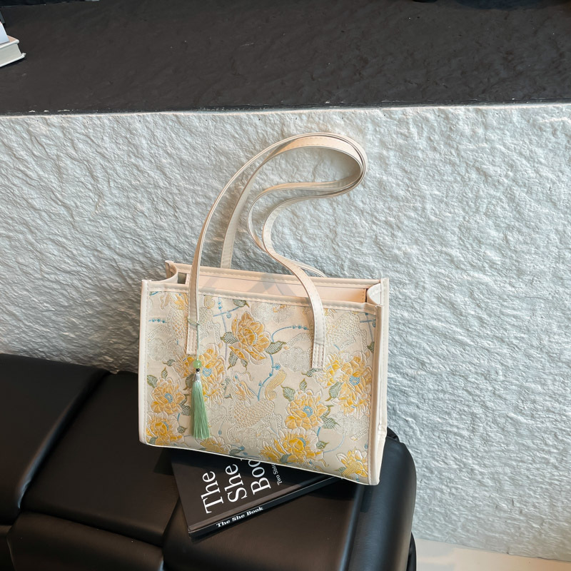 Large-capacity Tote Bag A Versatile Casual Handbag - Image 2