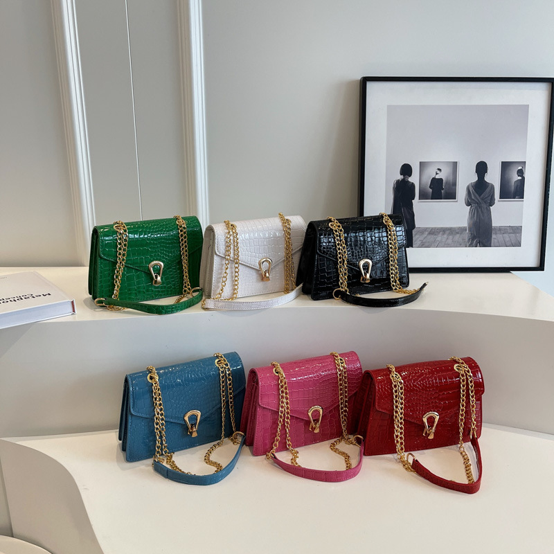 Womens Solid-Color Versatile Crocodile-Print Chain Crossbody Bag - Image 7